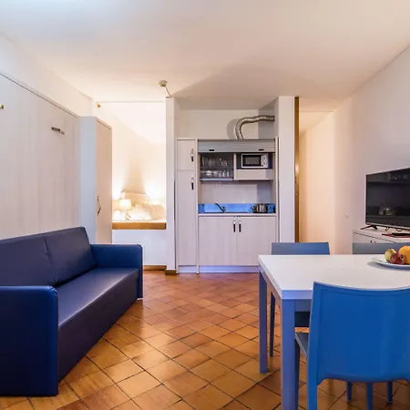 Meia Praia Lagos - Beach Club Apartments-3