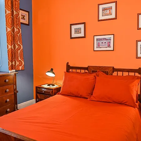 Vintage Balcony Guesthouse & Suites-3