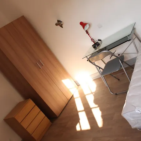 Be Coimbra Hostels-3