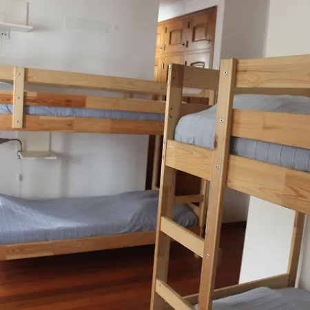 Ericeira Chill Hill Hostel & Private Rooms-2