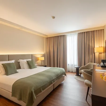 Hotel Premium Porto Maia-3
