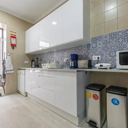 Help Yourself Hostels - Parede-3