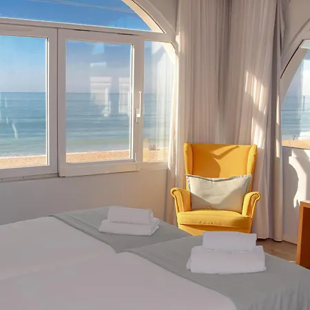 Golden Beach Guest House & Rooftop Bar-2