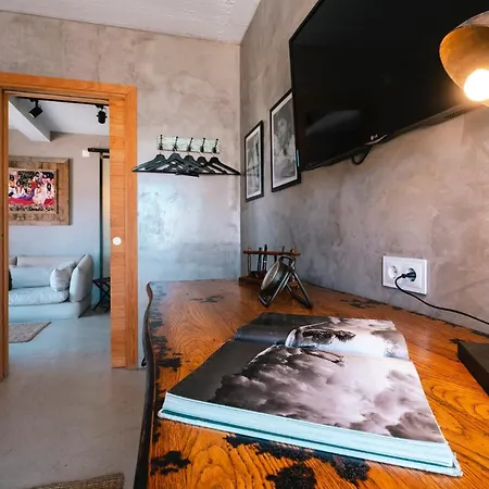 Surfers Lodge Peniche-3