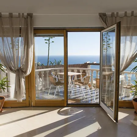 Laneez Ericeira Surf House-3