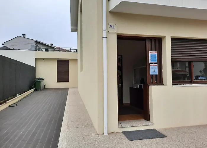 Maia Oporto Suites