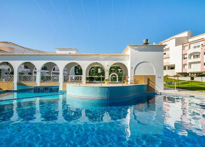 Praia Da Rocha, Vila Rosa, T1, Piscinas, Parqueamento E Internet By Ig