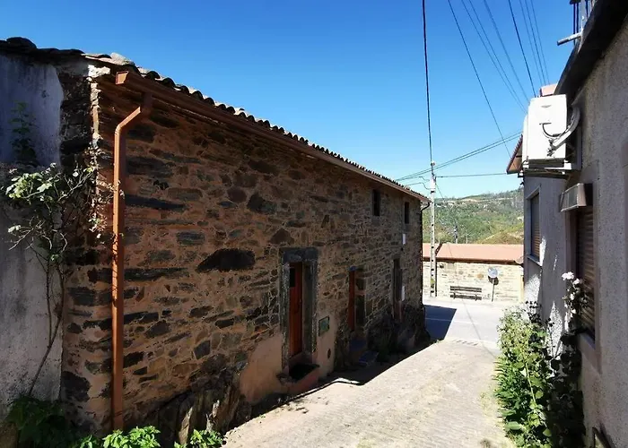 Casa Do Linho 400 Year Old Country Cottage