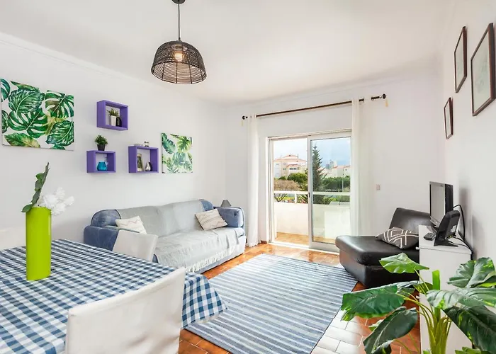 Vaumar Holiday Rentals - Beach & Pool