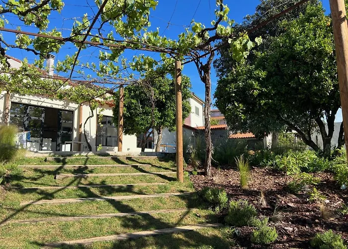 Casa Bizarra Vila Castanheira de Pera, Portugal