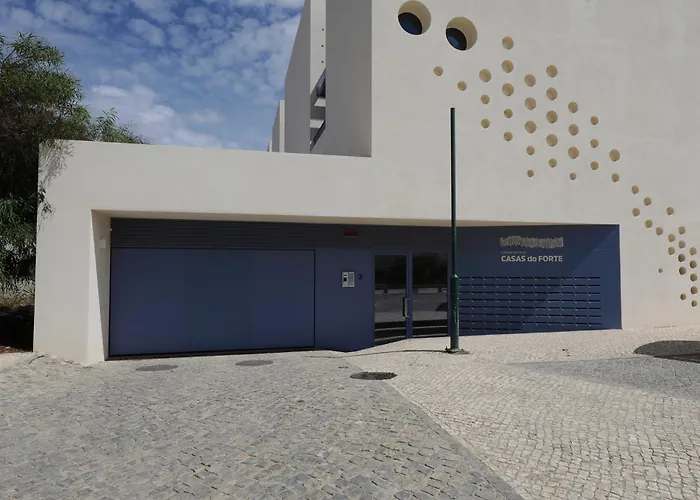 Modern 2Br With Garden & Pool