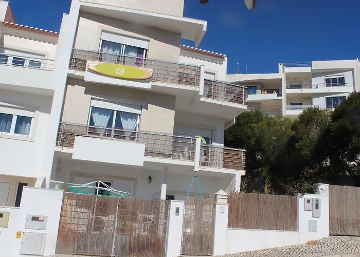 Ericeira Chill Hill Hostel & Private Rooms