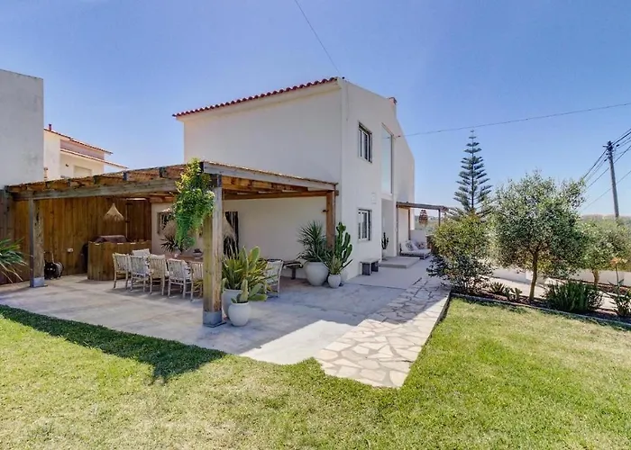 Ocean House Ericeira - Next To Ribeira D'Ilhas Surf Beach