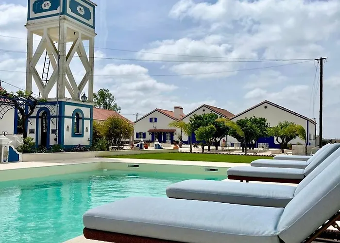 Marchanta Riverside Hotel