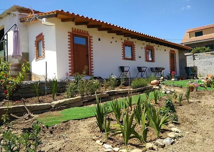 Casas De Campo Podence