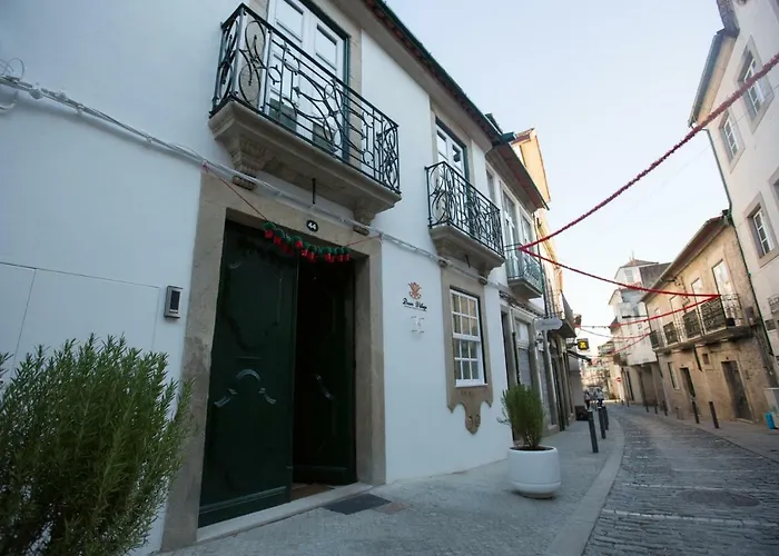 Douro Village