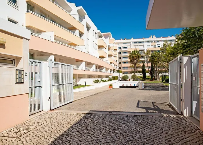 Bafureira Cascais Apartment; Condomínio privado com piscina Parede, Portugal